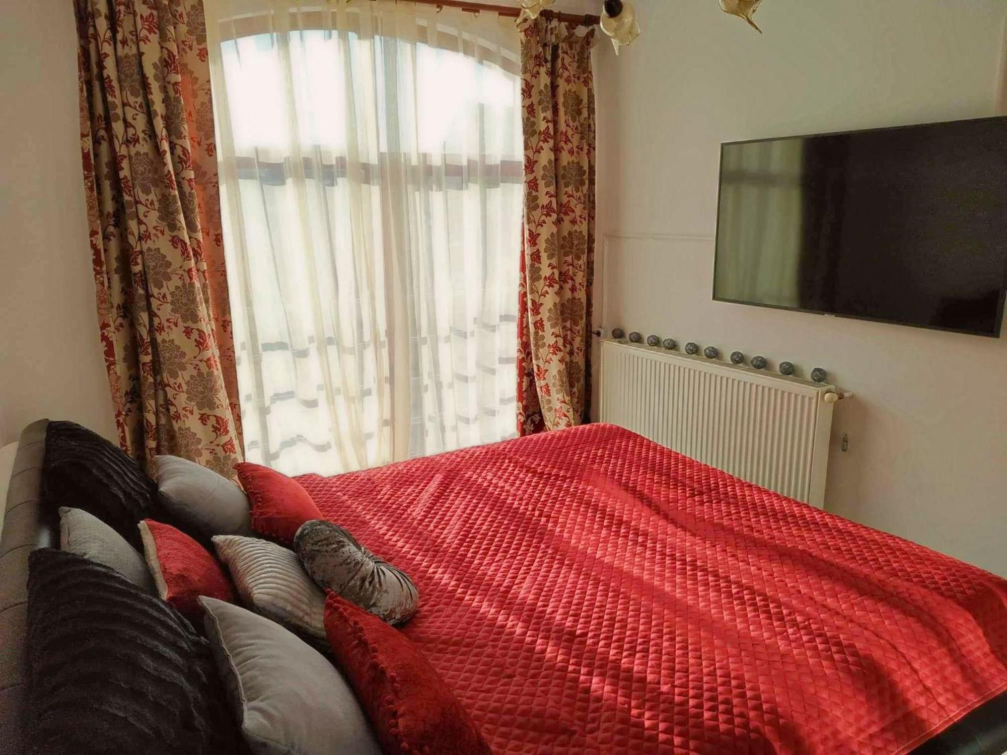 Apartamento Miska Houze Oradea Exterior foto